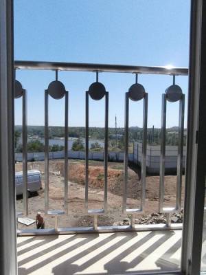 Фотография №9 из фотогалереи «Перила и ограждения для балкона»